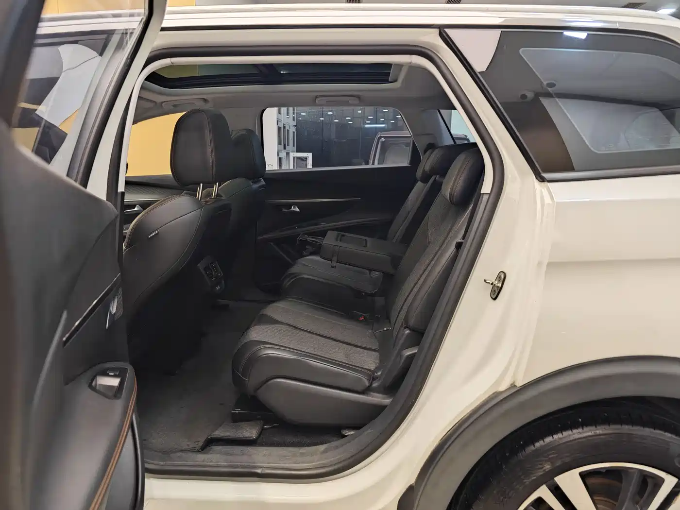 Peugeot 5008 2017 380THP 7-seat Elite Edition фото 22