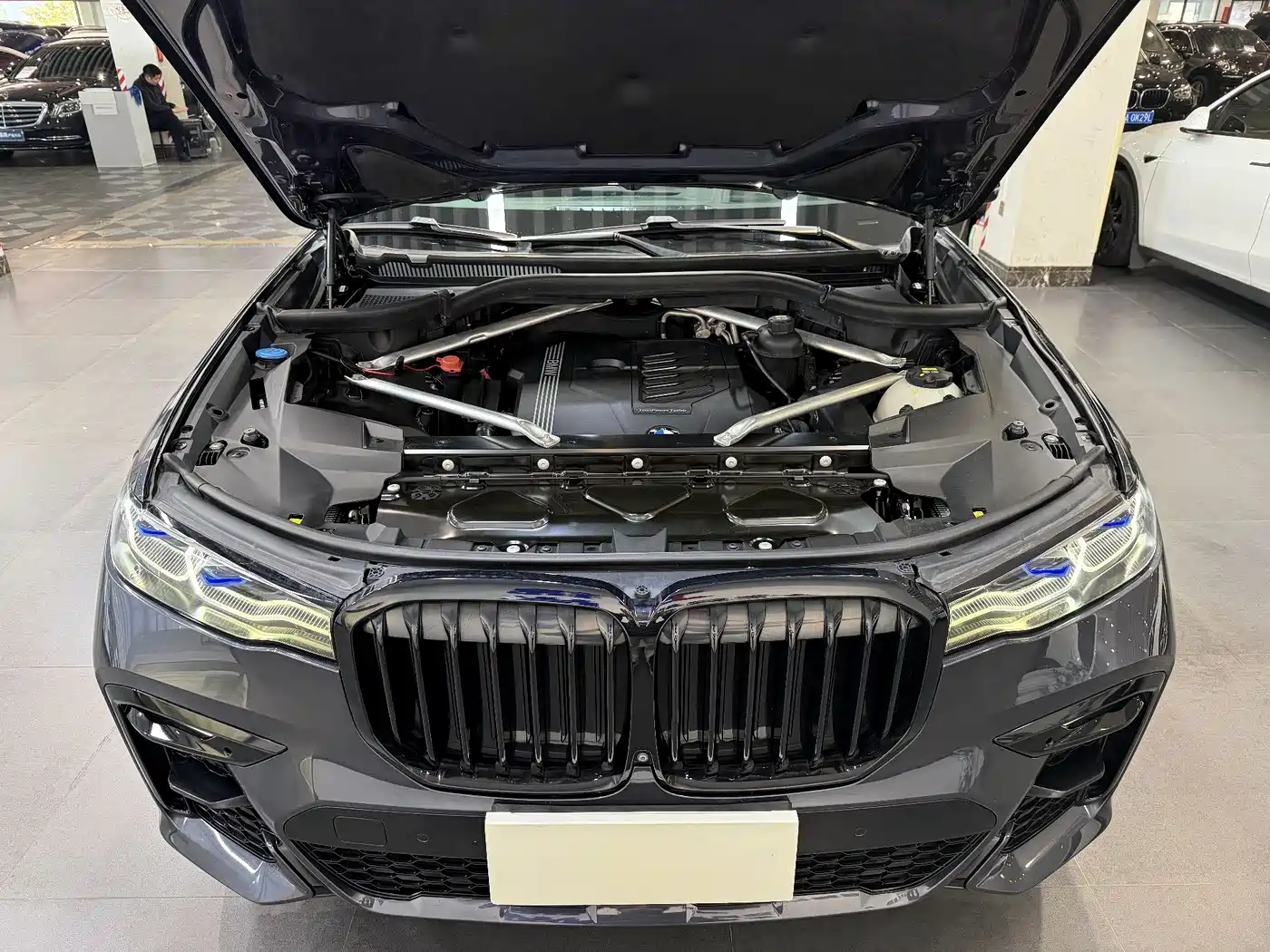 BMW X7 2020 xDrive40i Premium M Sport Package фото 42