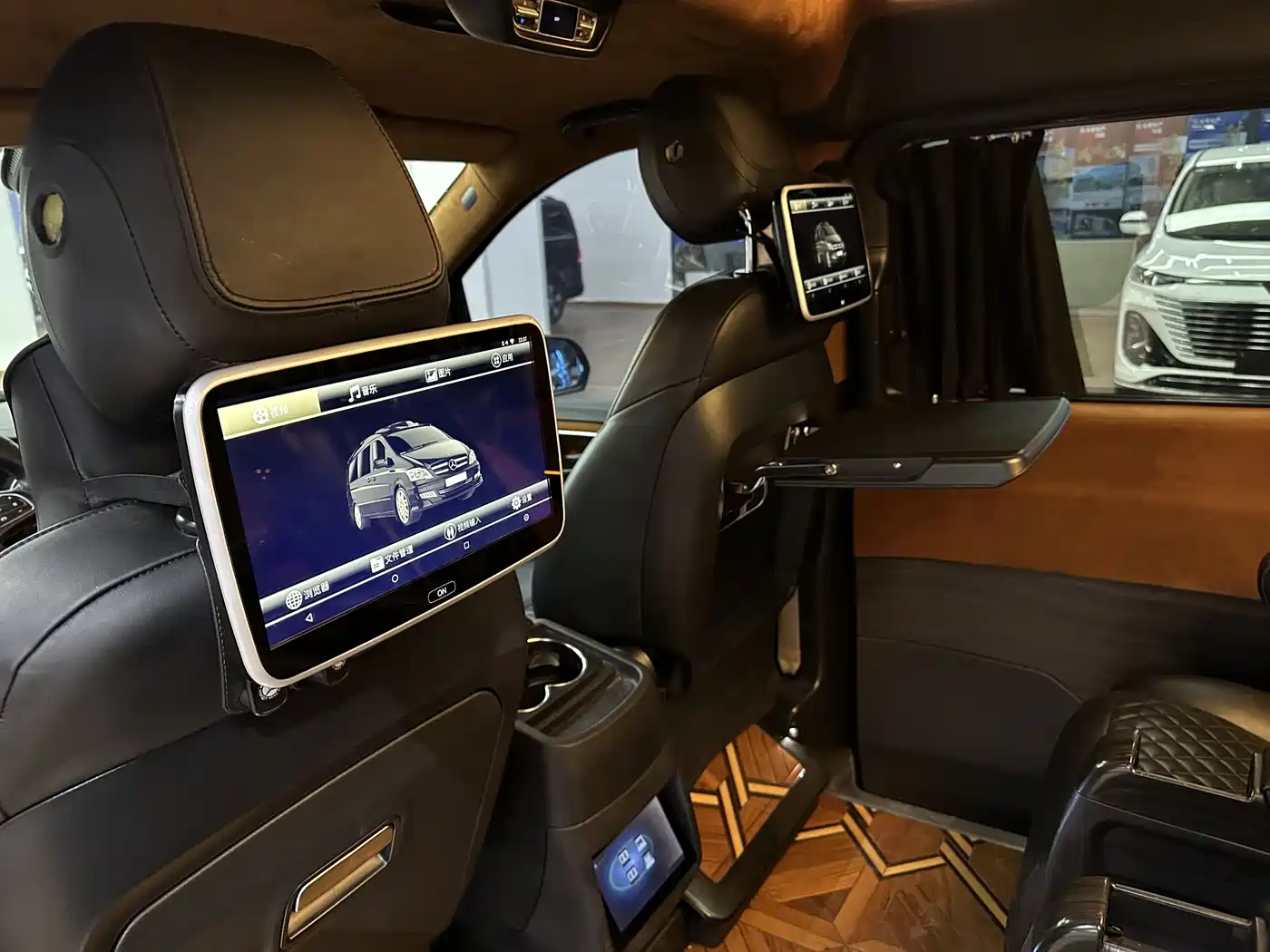 Mercedes-Benz V-Class 2018 V 260 L Premium Long Version China V фото 15