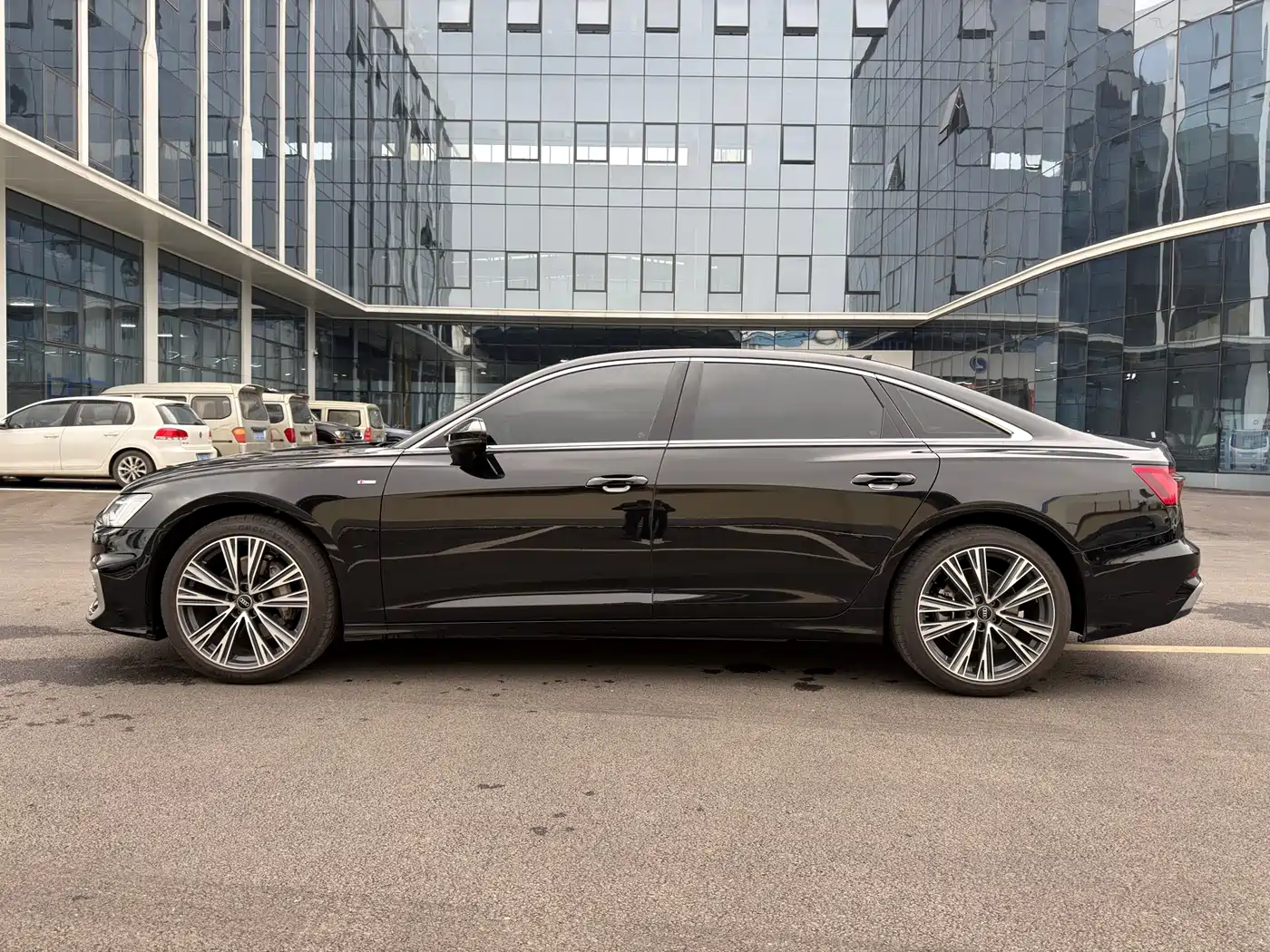 Audi A6L 2024 45 TFSI quattro Premium Dynamic фото 3