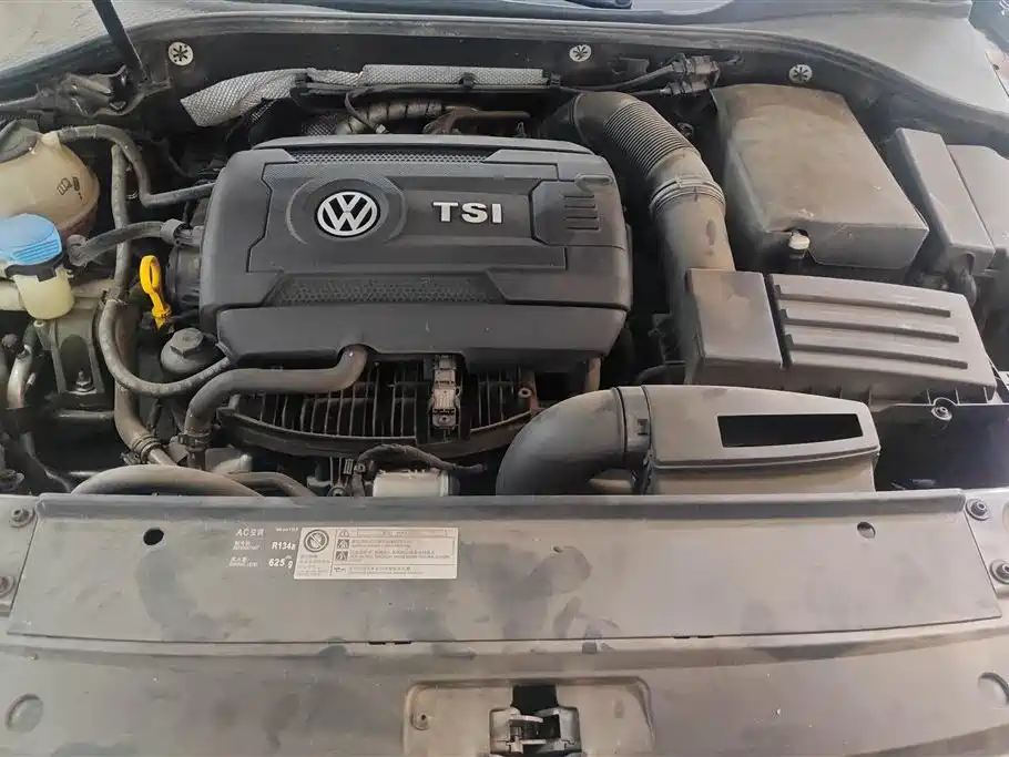 Volkswagen Passat 2017 330TSI DSG Luxury фото 10