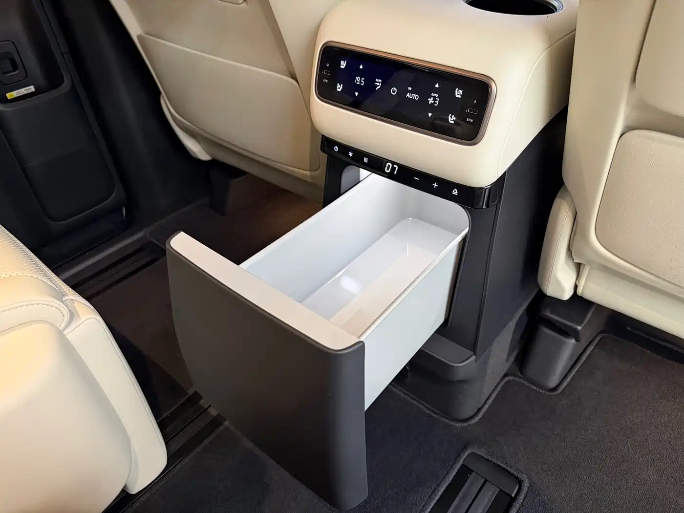 Li Auto MEGA 2025 2025 Model Home Family Special Edition