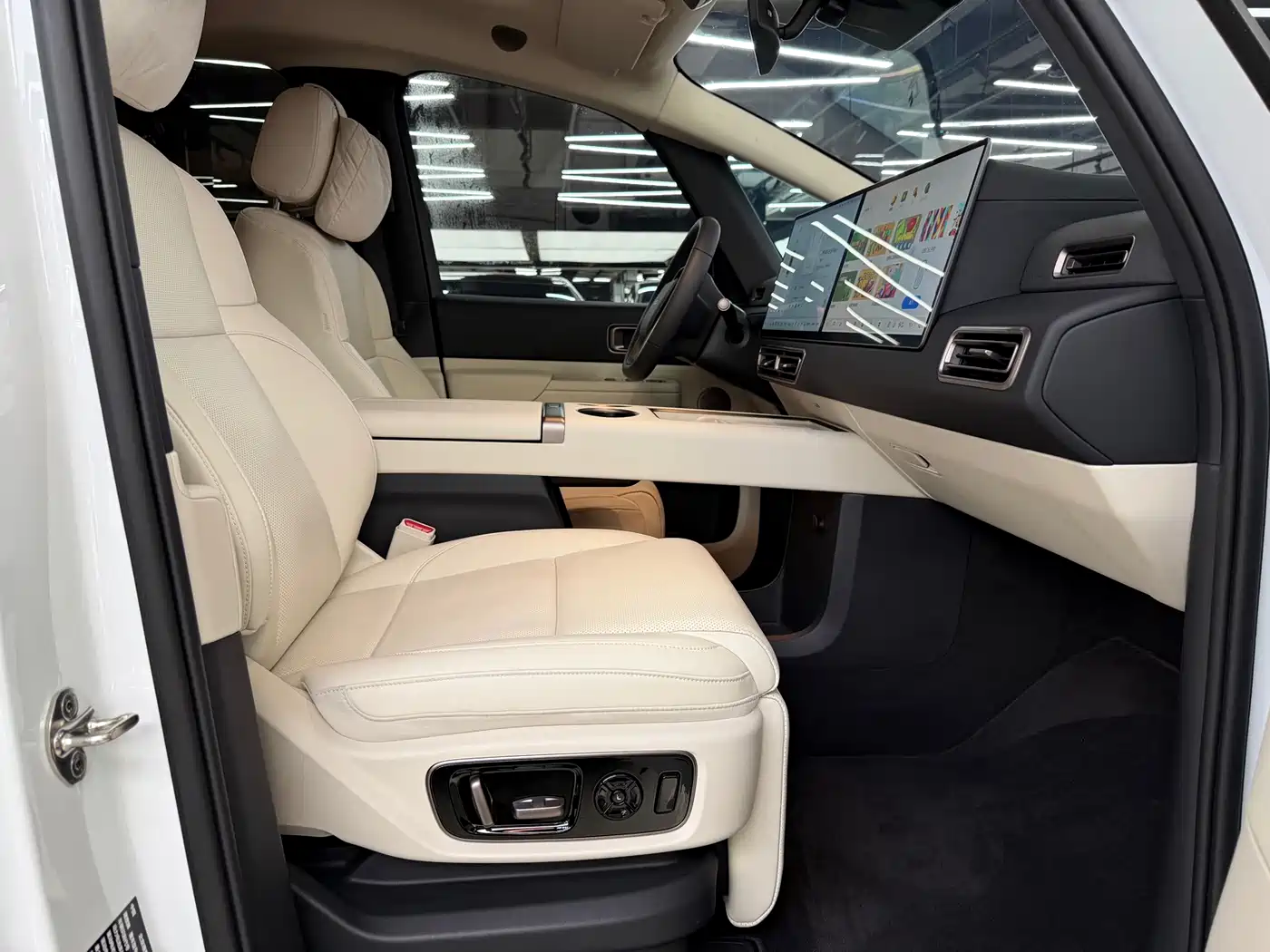 Li Auto MEGA 2025 2025 Model Home Family Special Edition
