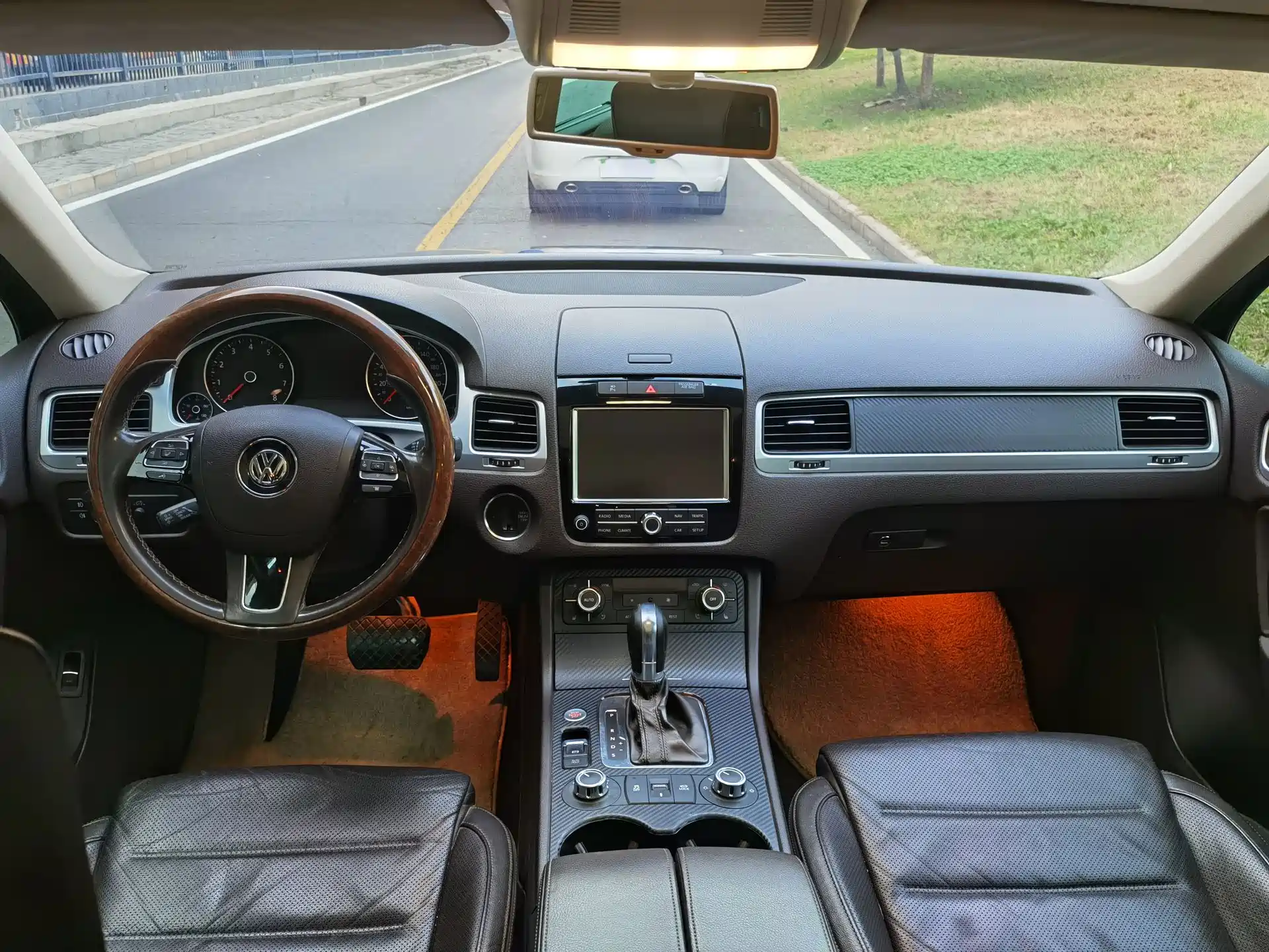 Фото 9 - Volkswagen Touareg