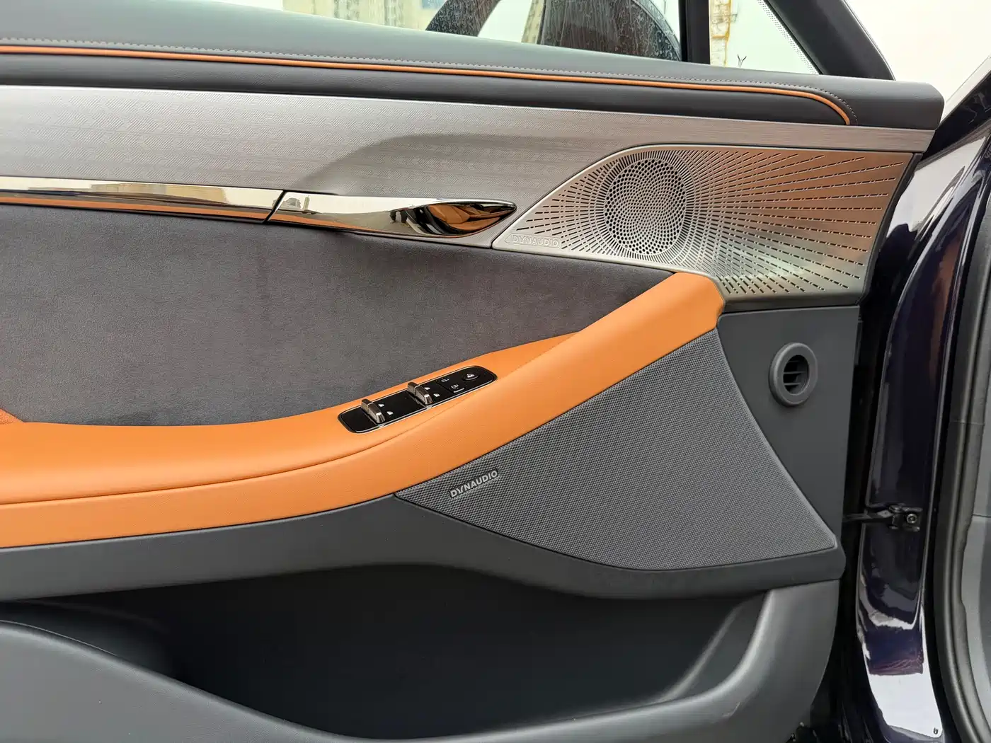Voyah Auto VOYAH Zhuiguang 2024 PHEV AWD Ultra Long Range Flagship фото 19