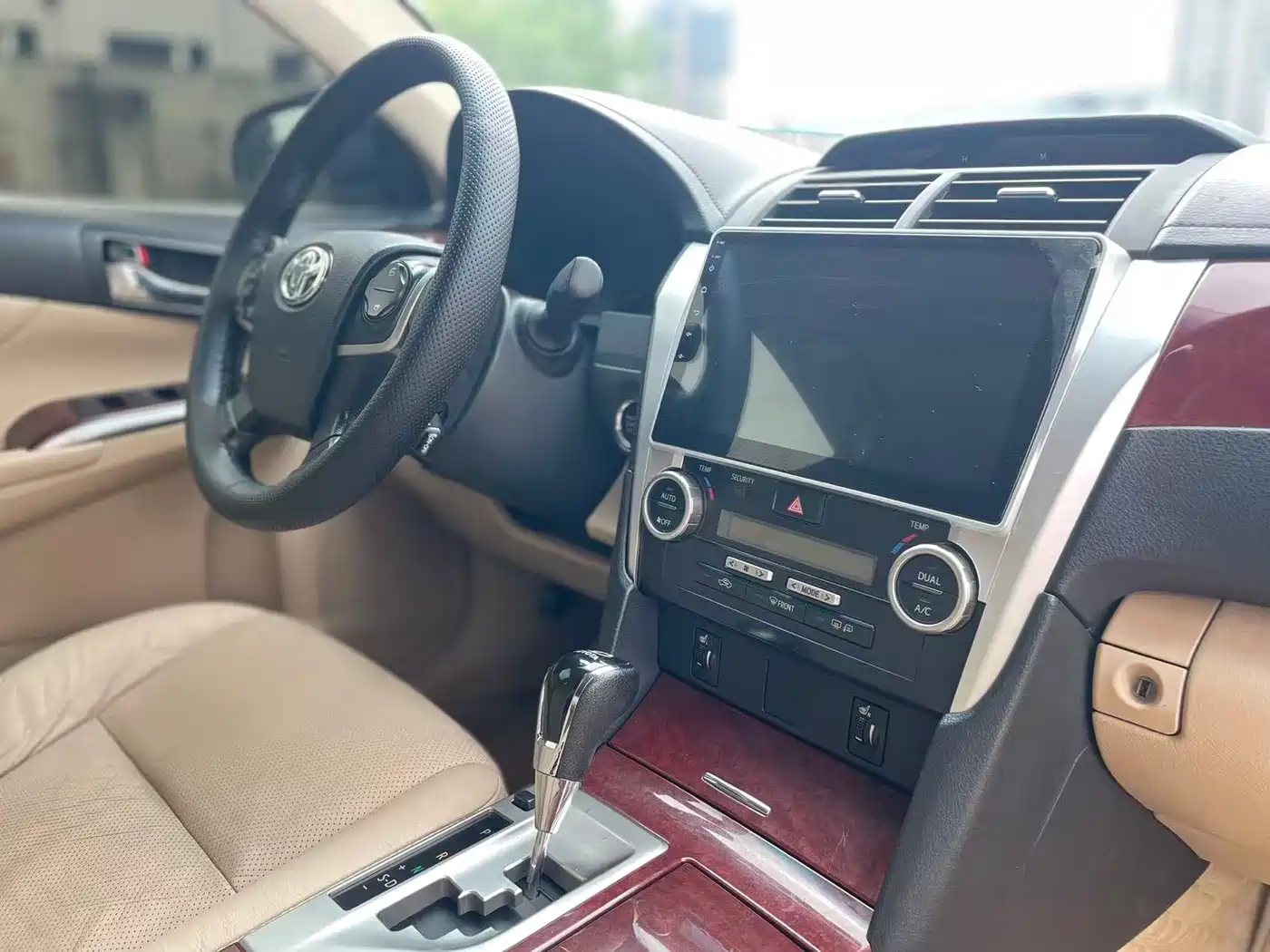 Toyota Camry 2012 2.5G Luxury Navigation Edition фото 14
