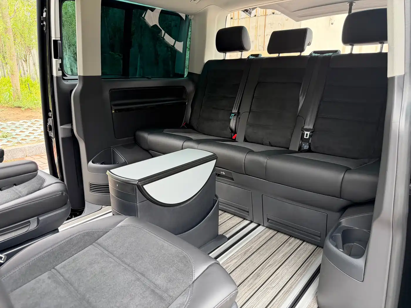 Volkswagen Multivan 2017 2018 2.0TSI 4WD Premium Edition 7-Seater