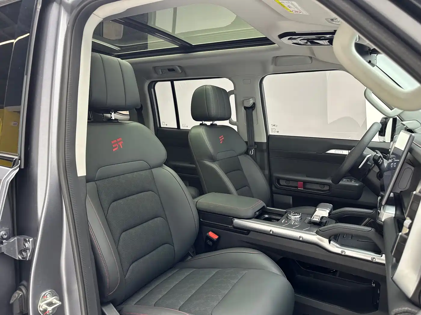 Jetour T2 2025 2023 Model 1.5T 2WD Discovery PRO