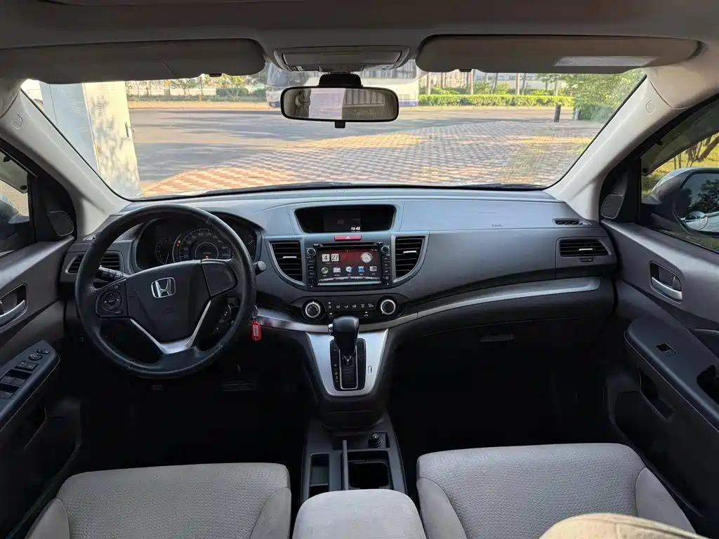 Фото 12 - Honda CR-V