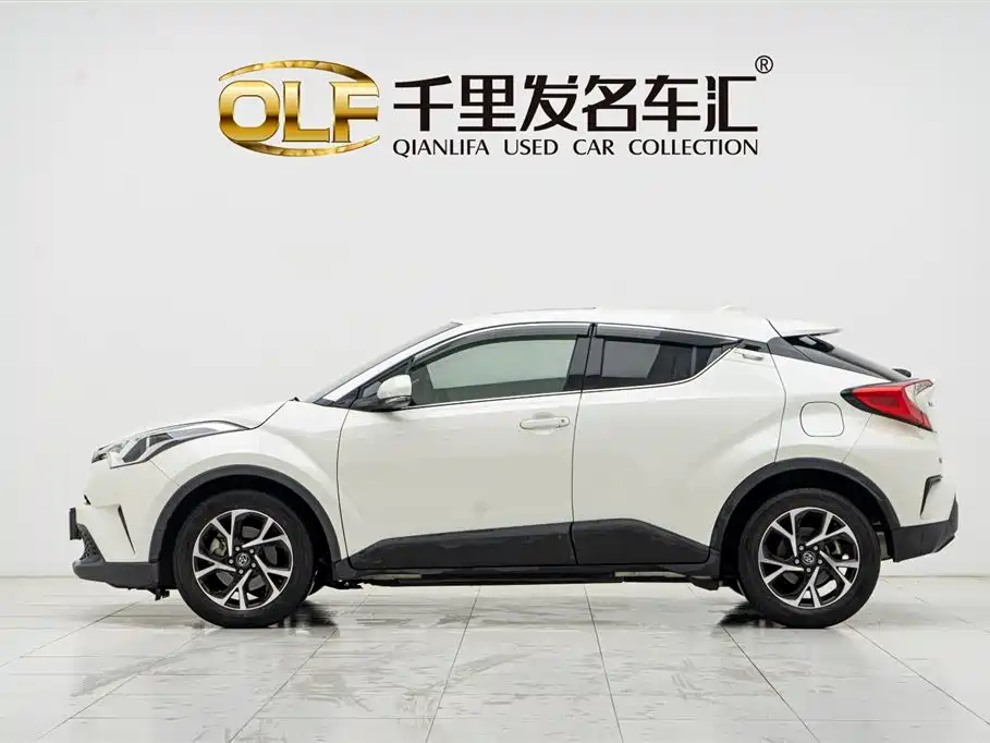 Toyota C-HR 2020 Model 2.0L Leading фото 7