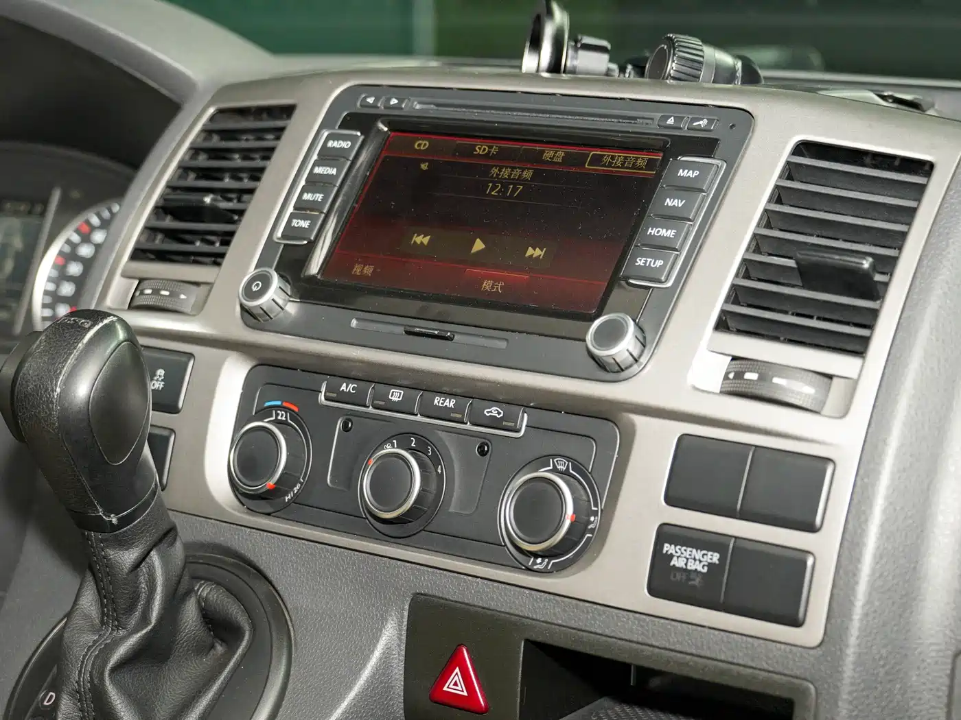 Volkswagen Caravelle 2014 2.0TSI 4WD Comfort Edition фото 25