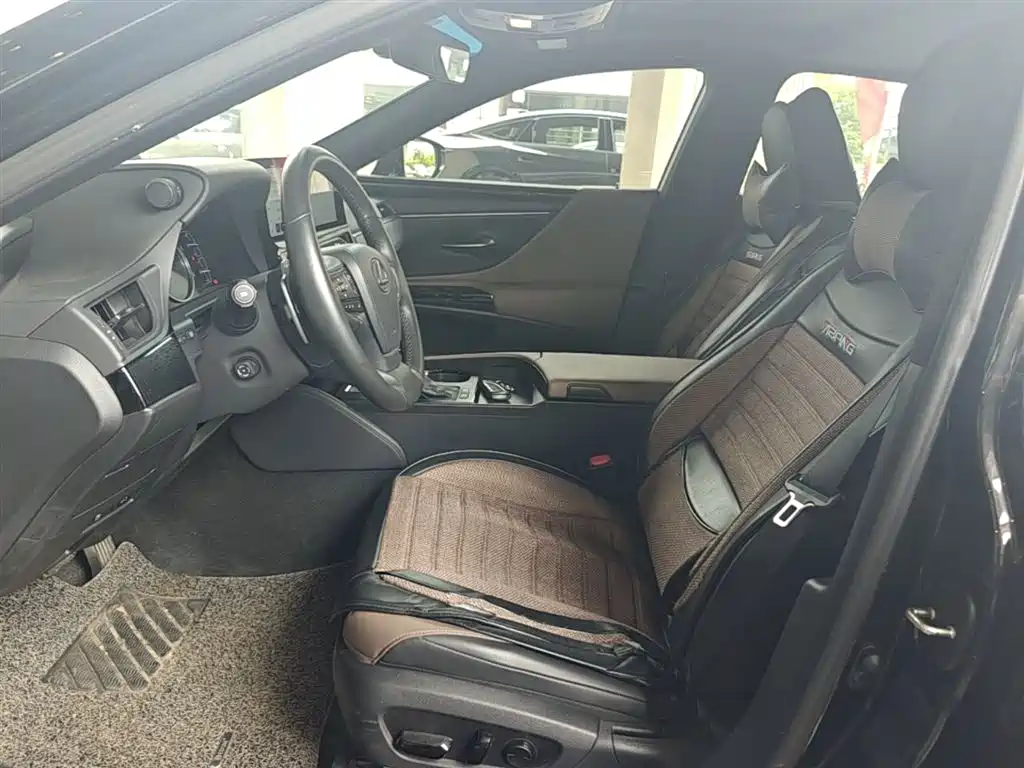 Lexus ES 2022 200 Excellence Edition фото 15