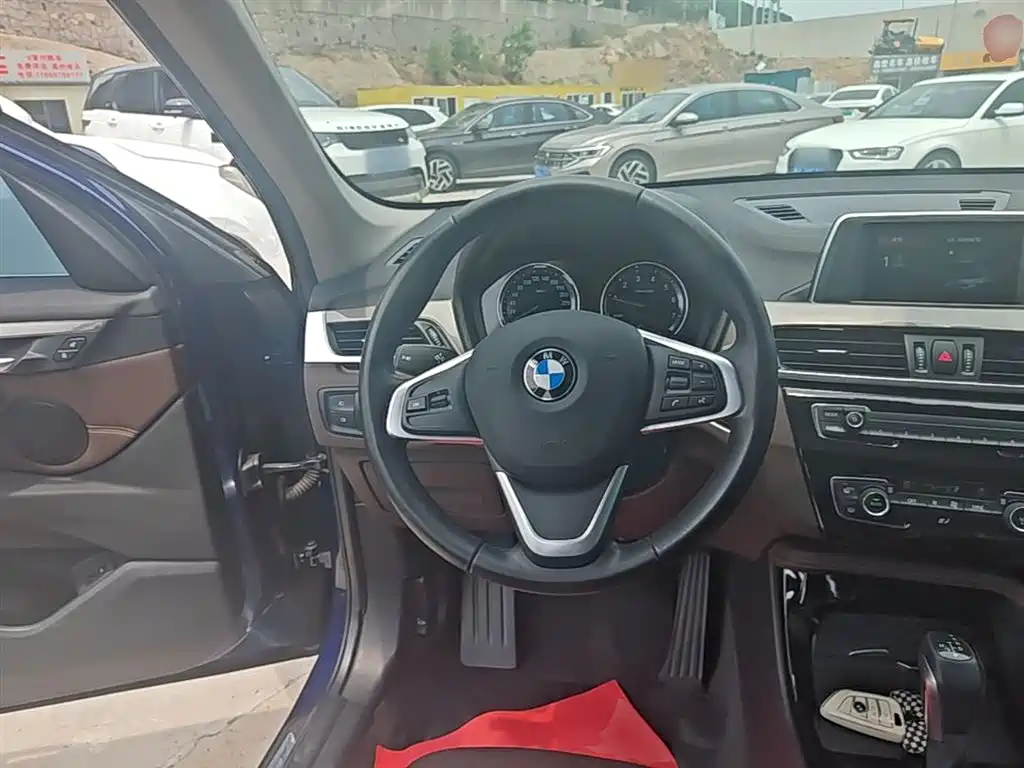 BMW X1 2019 sDrive18Li Premium Model фото 11