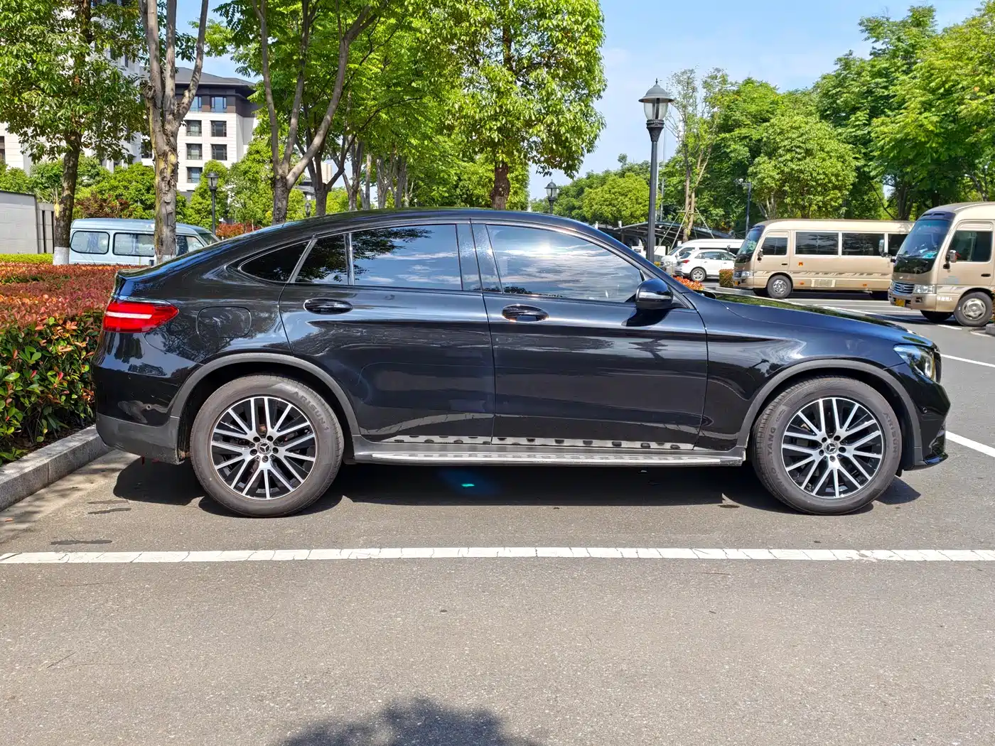 Mercedes-Benz GLC Coupe 2019 GLC 200 4MATIC Coupe SUV фото 5