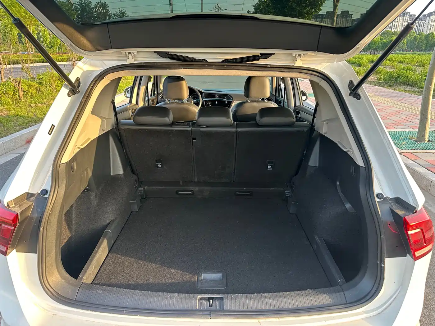 Volkswagen Tiguan L 2018 Facelift 330TSI Automatic 2WD Luxury Edition фото 16