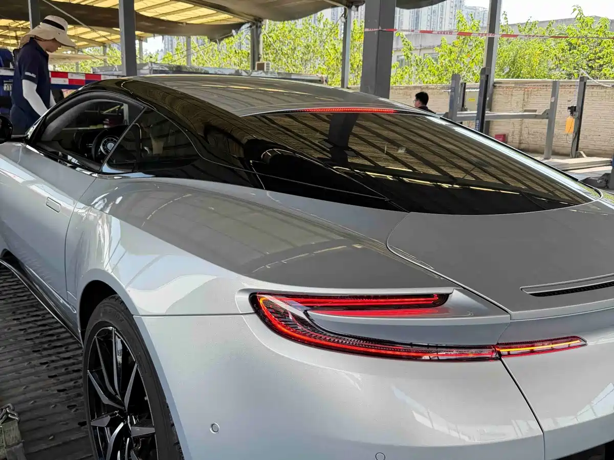 Aston Martin DB11 2018 2019 Model 4.0T V8 Coupe