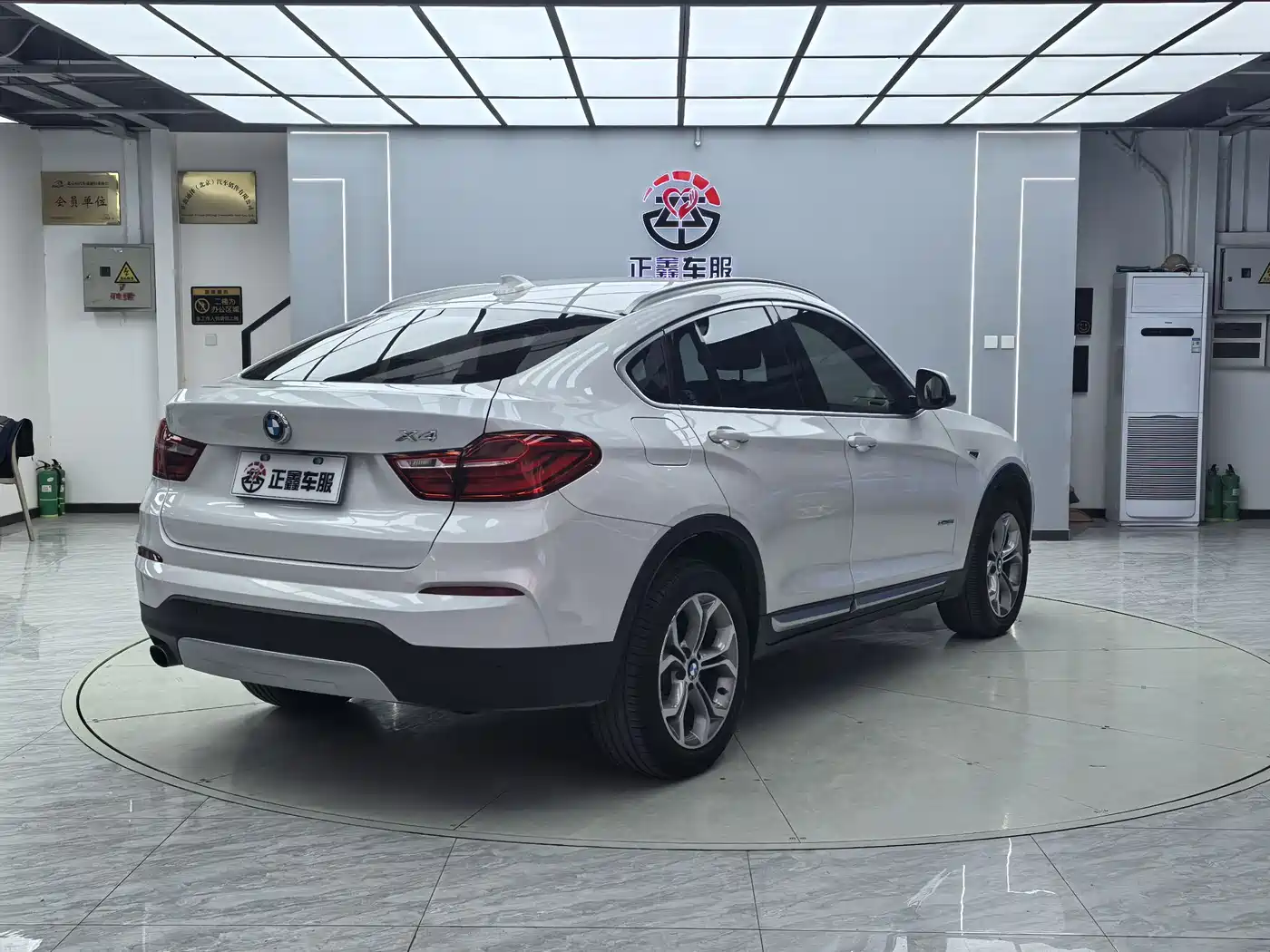 BMW X4 2014 xDrive20i X Design Package фото 13