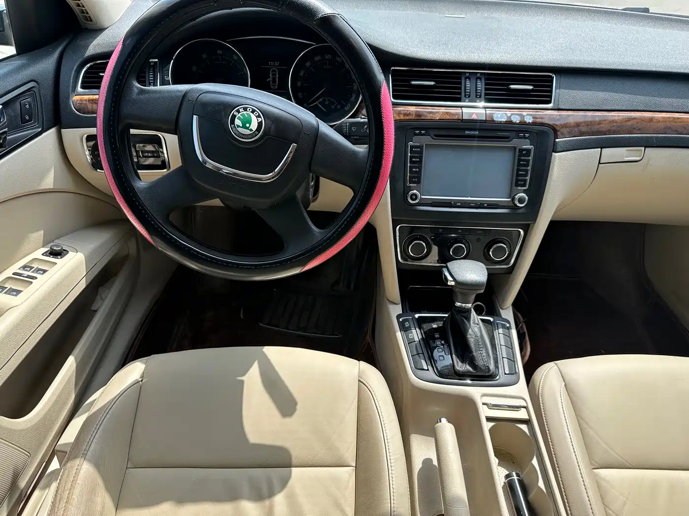 Škoda Superb 2012 1.8TSI Automatic Noble Elegance Edition фото 6
