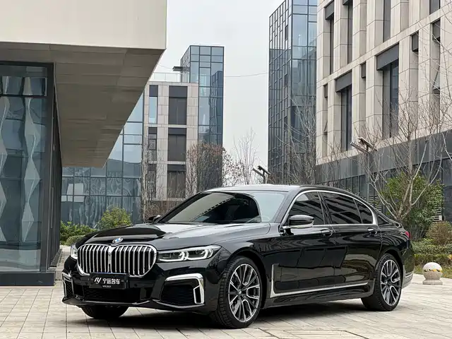 BMW 7 SERIES