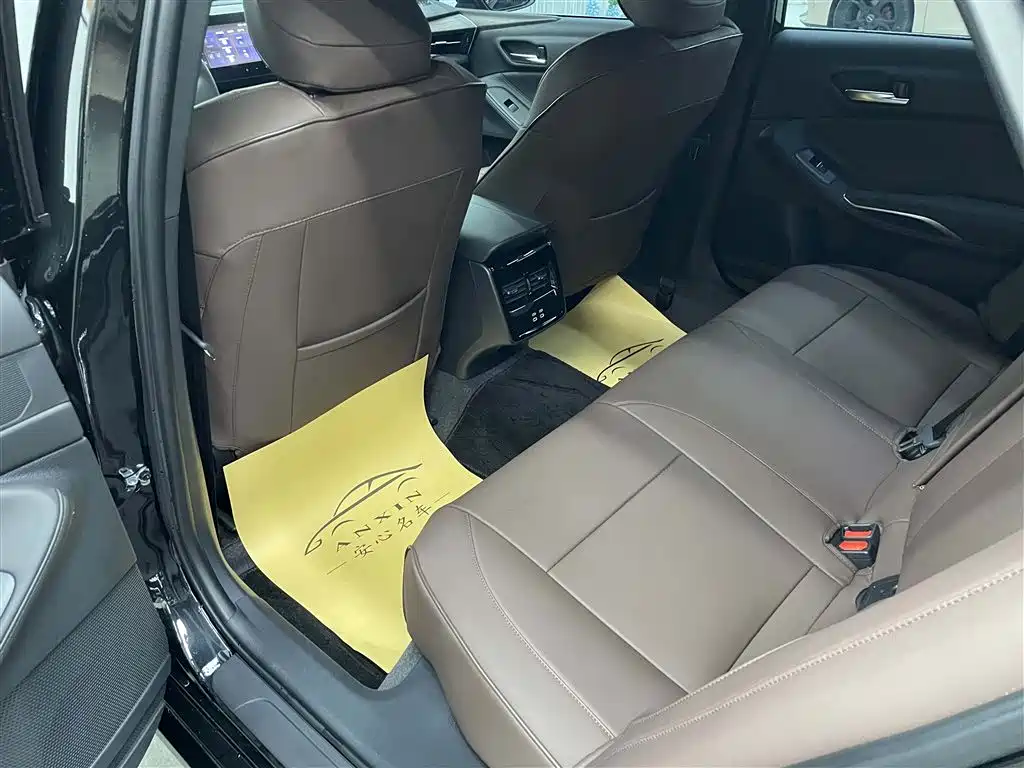 Toyota Avalon 2023 2.0L Aspiration Edition фото 10