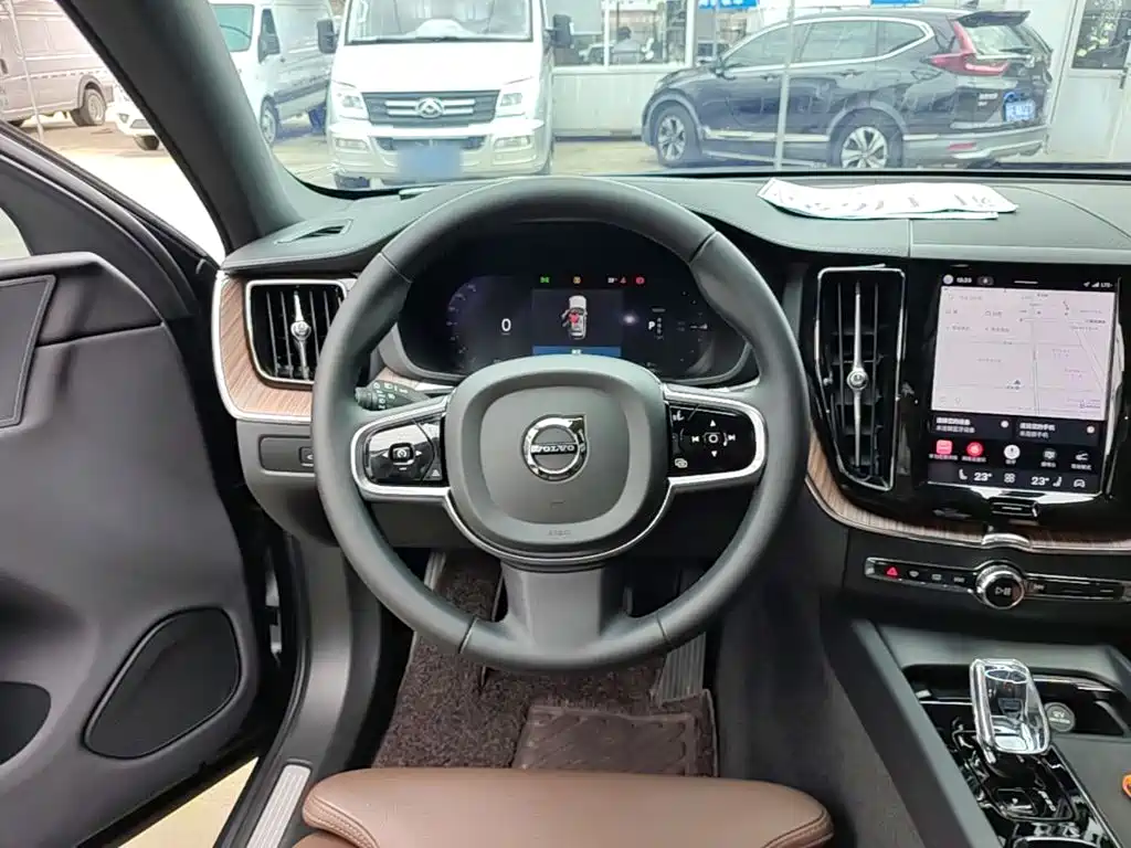 Volvo XC60 Plug-in Hybrid 2024 2025 Plug-in Hybrid Long Range AWD Zhiyuan Luxury Edition