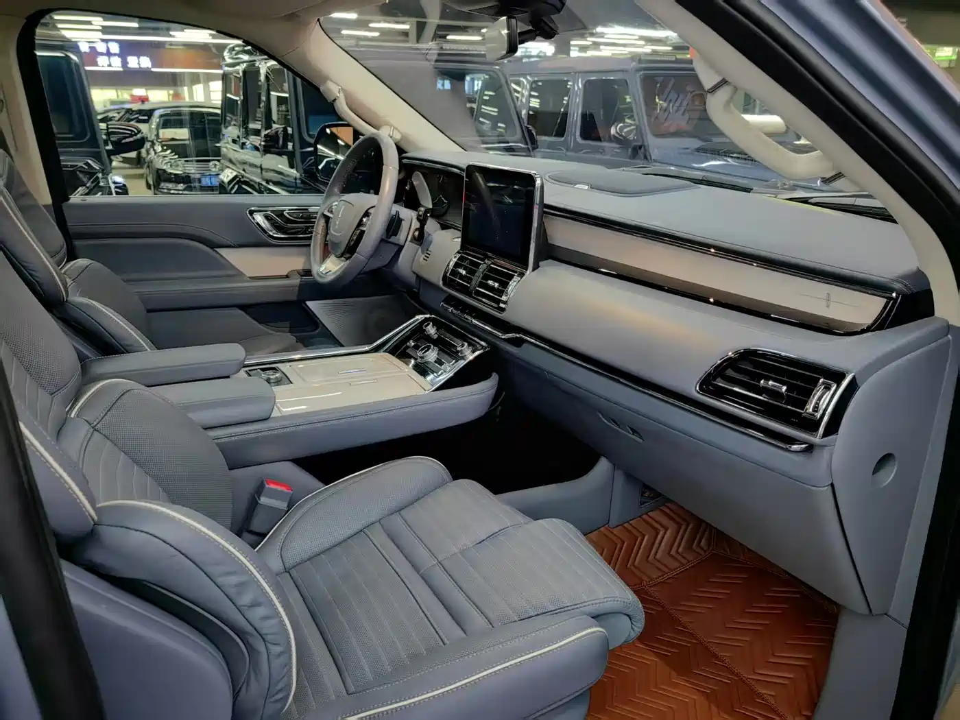 LINCOLN NAVIGATOR