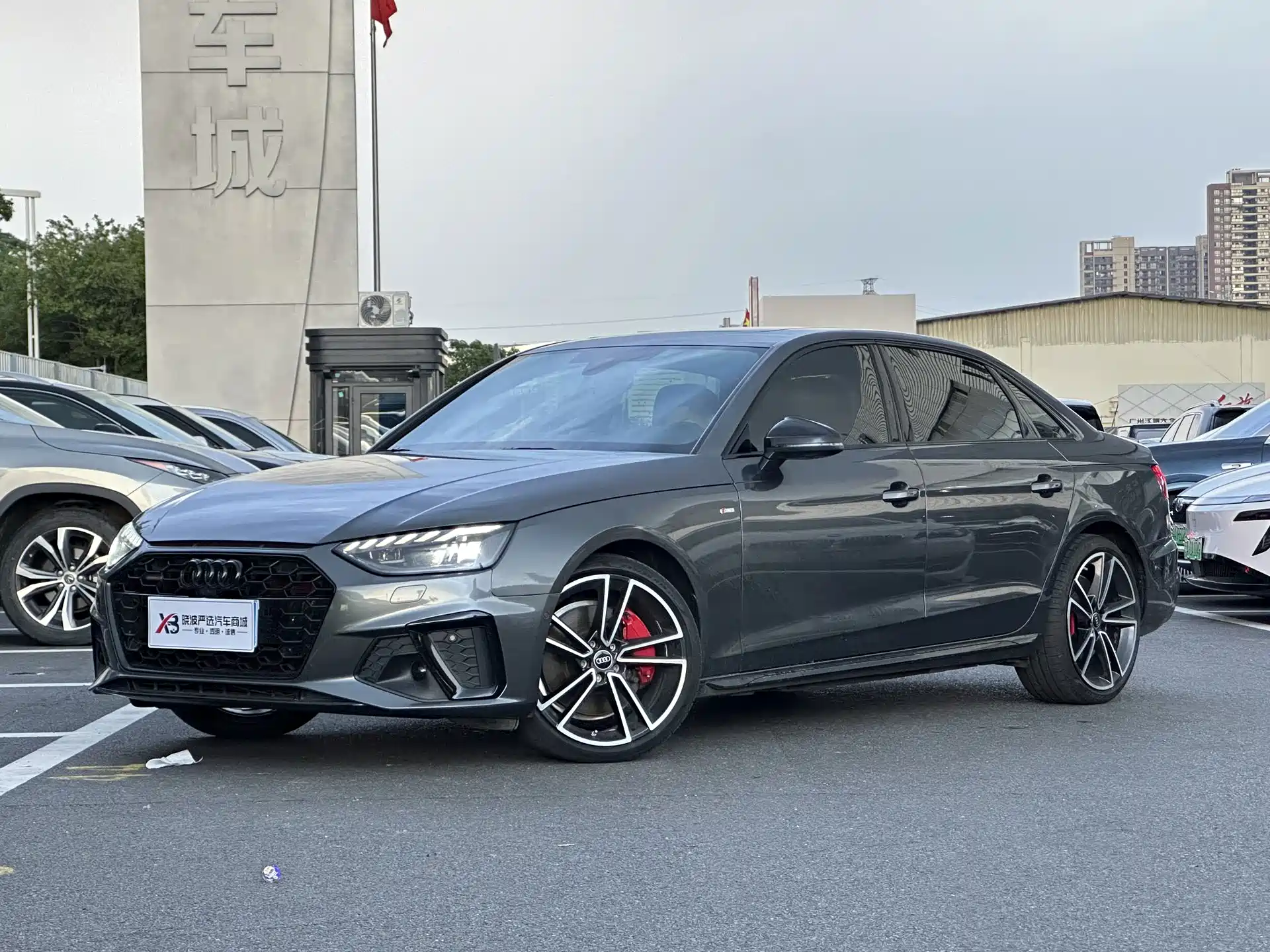 Фото 1 - Audi A4L
