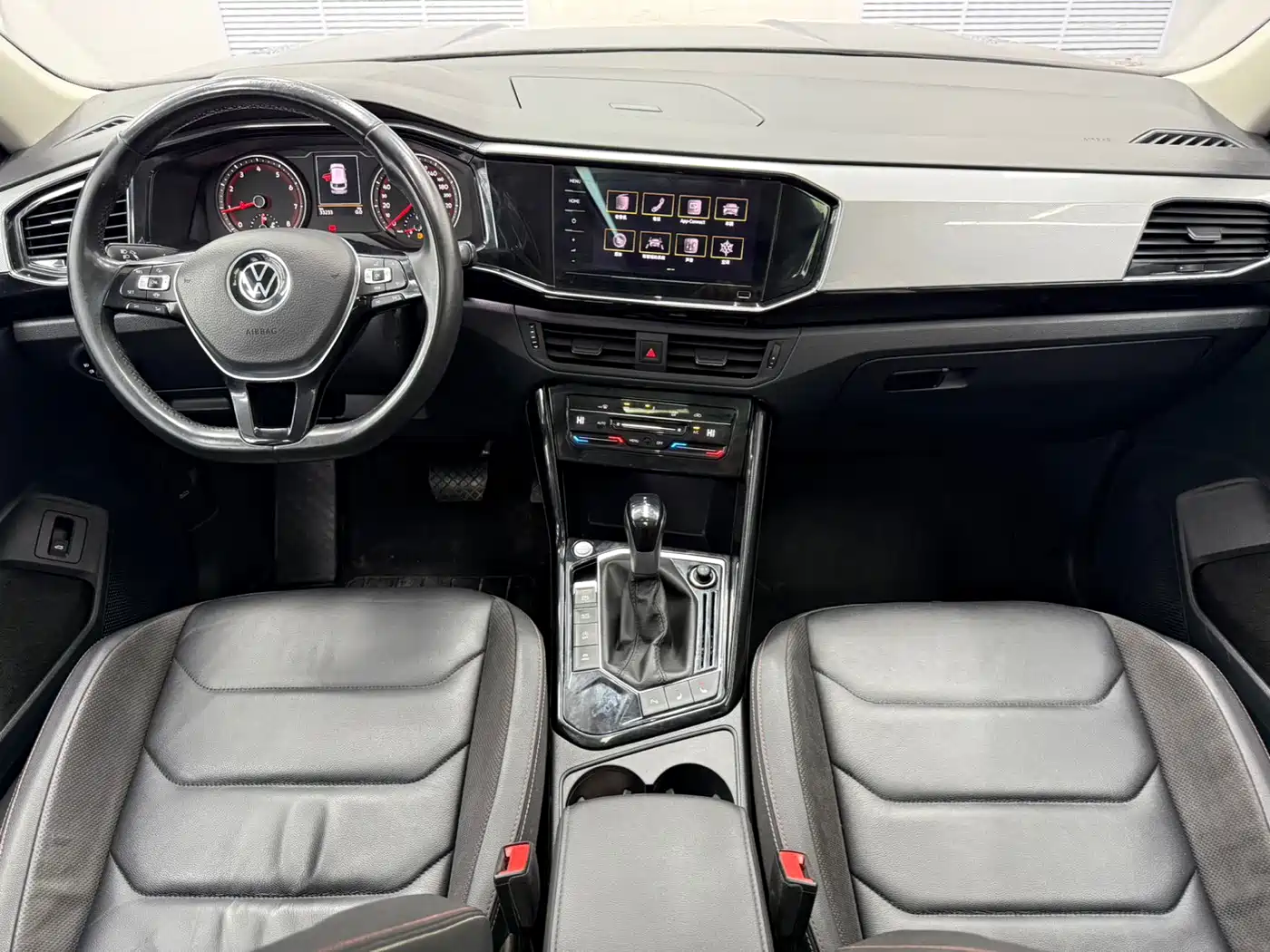Volkswagen Tayron 2022 280TSI 2WD Luxury Smart Connect Edition фото 9