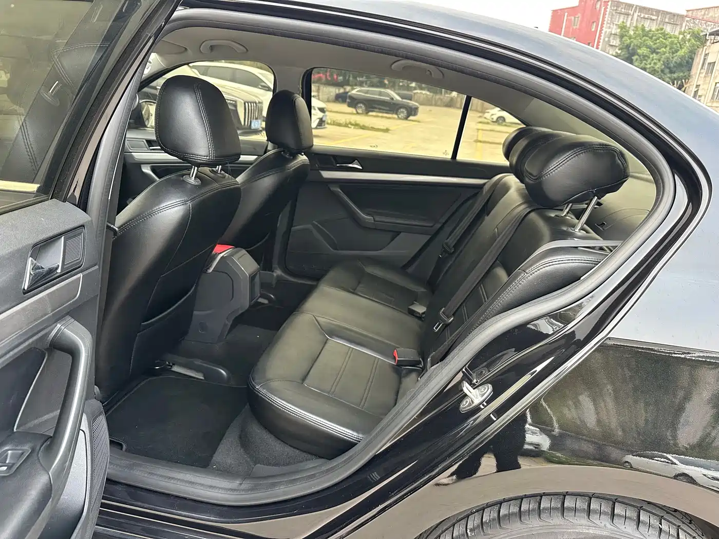 Volkswagen Lavida 2017 1.6L Automatic Trend Edition фото 9