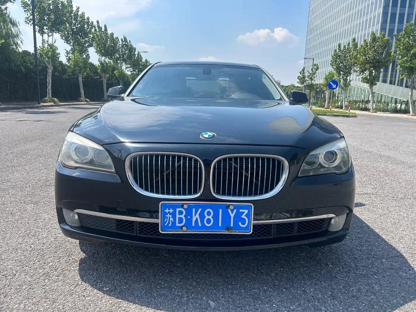 Photo 2 - BMW 7 Series