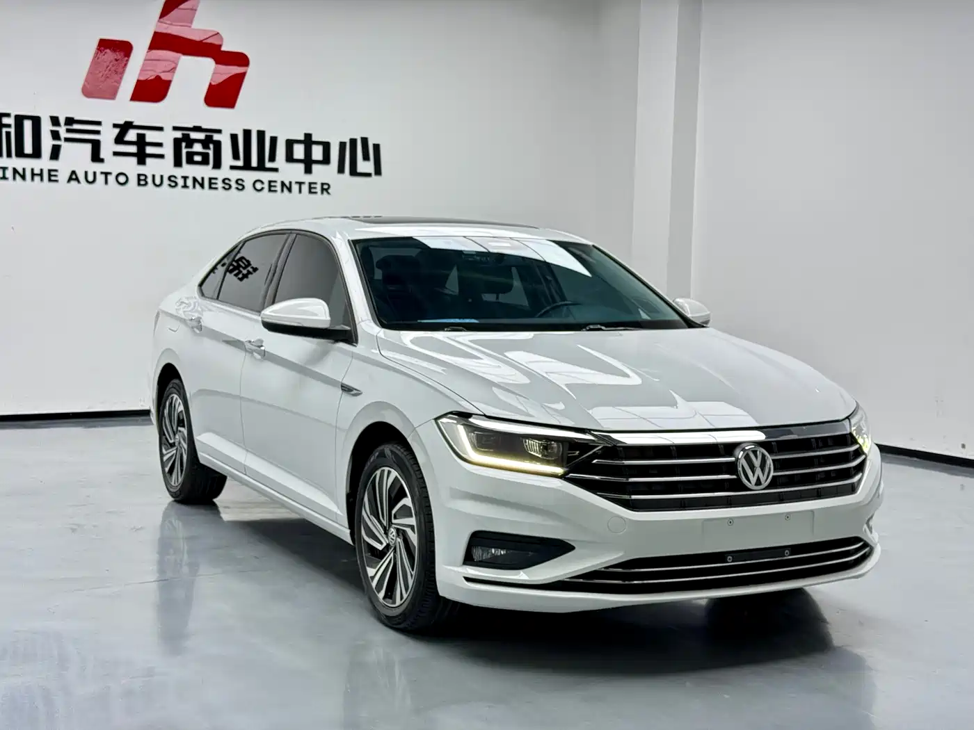 Volkswagen Sagitar 2021 280TSI DSG Surpassing Edition фото 3