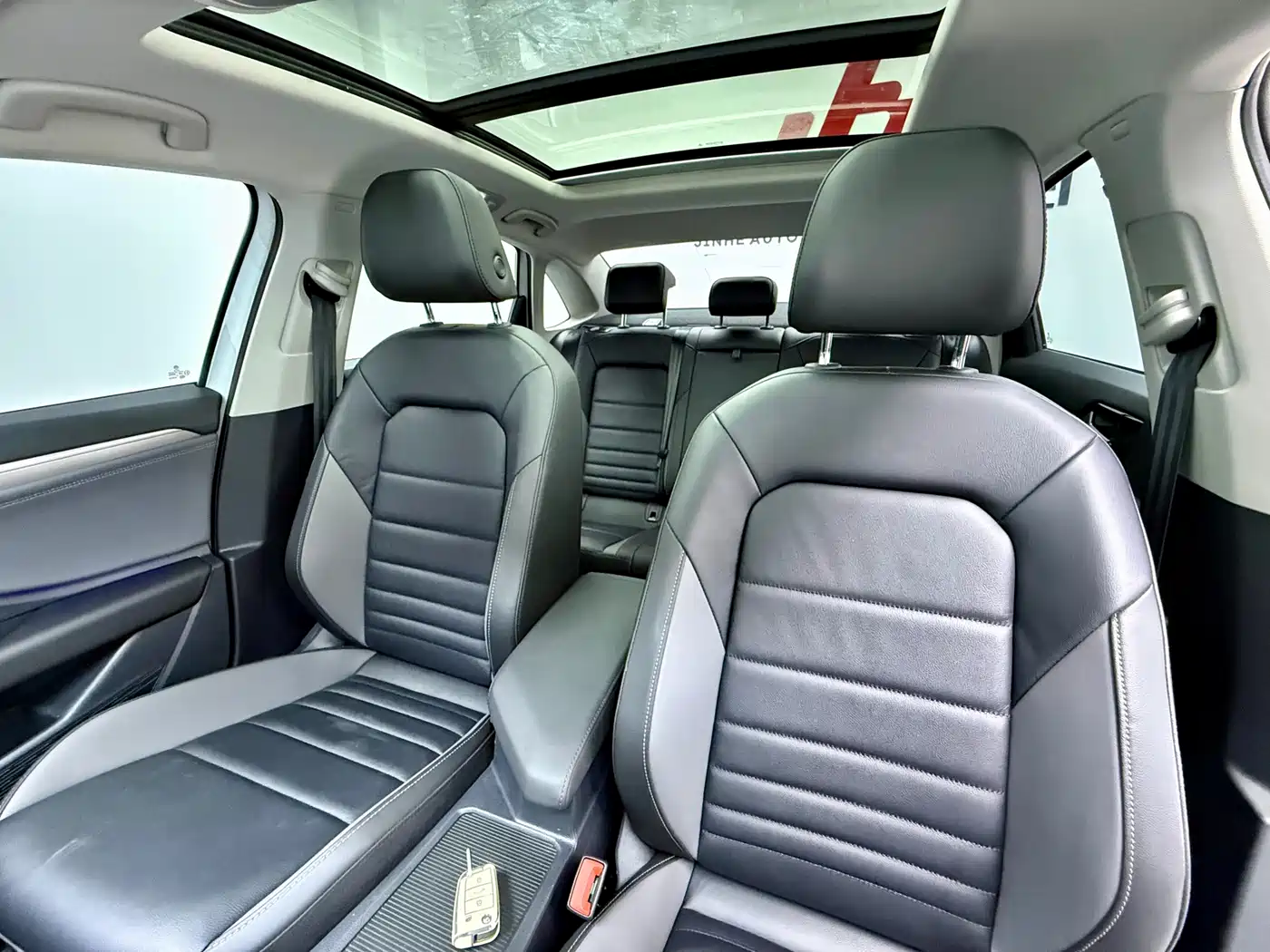 Volkswagen Sagitar 2021 280TSI DSG Surpassing Edition фото 11
