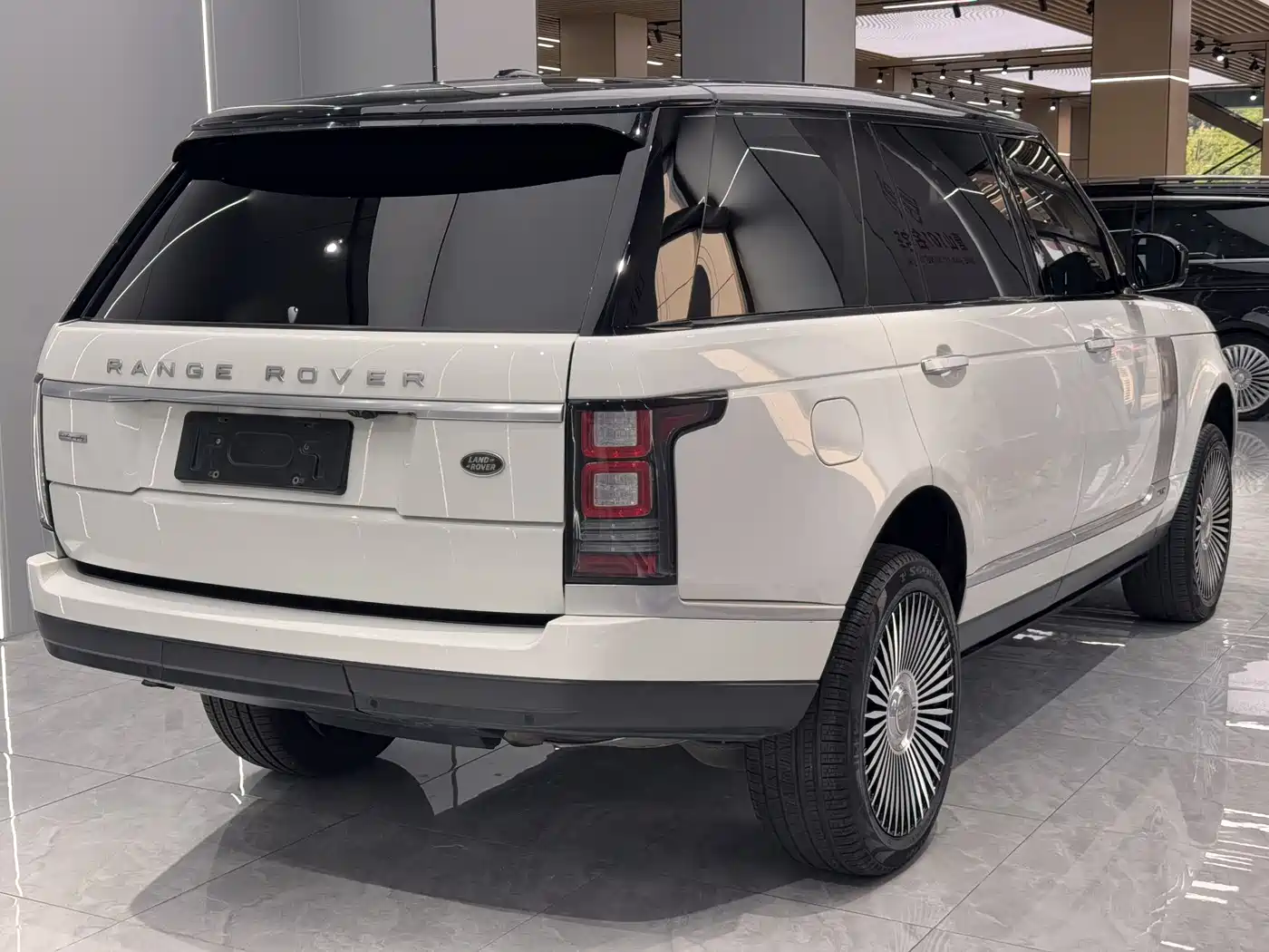 Land Rover Range Rover 2016 5.0 SC V8 AB Ultimate Autobiography LWB фото 7