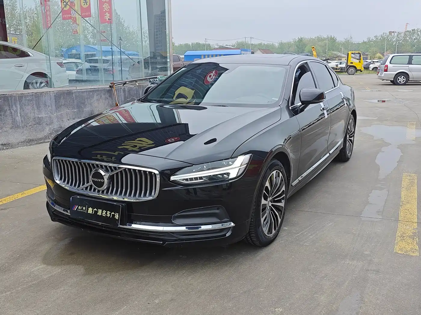 VOLVO S90