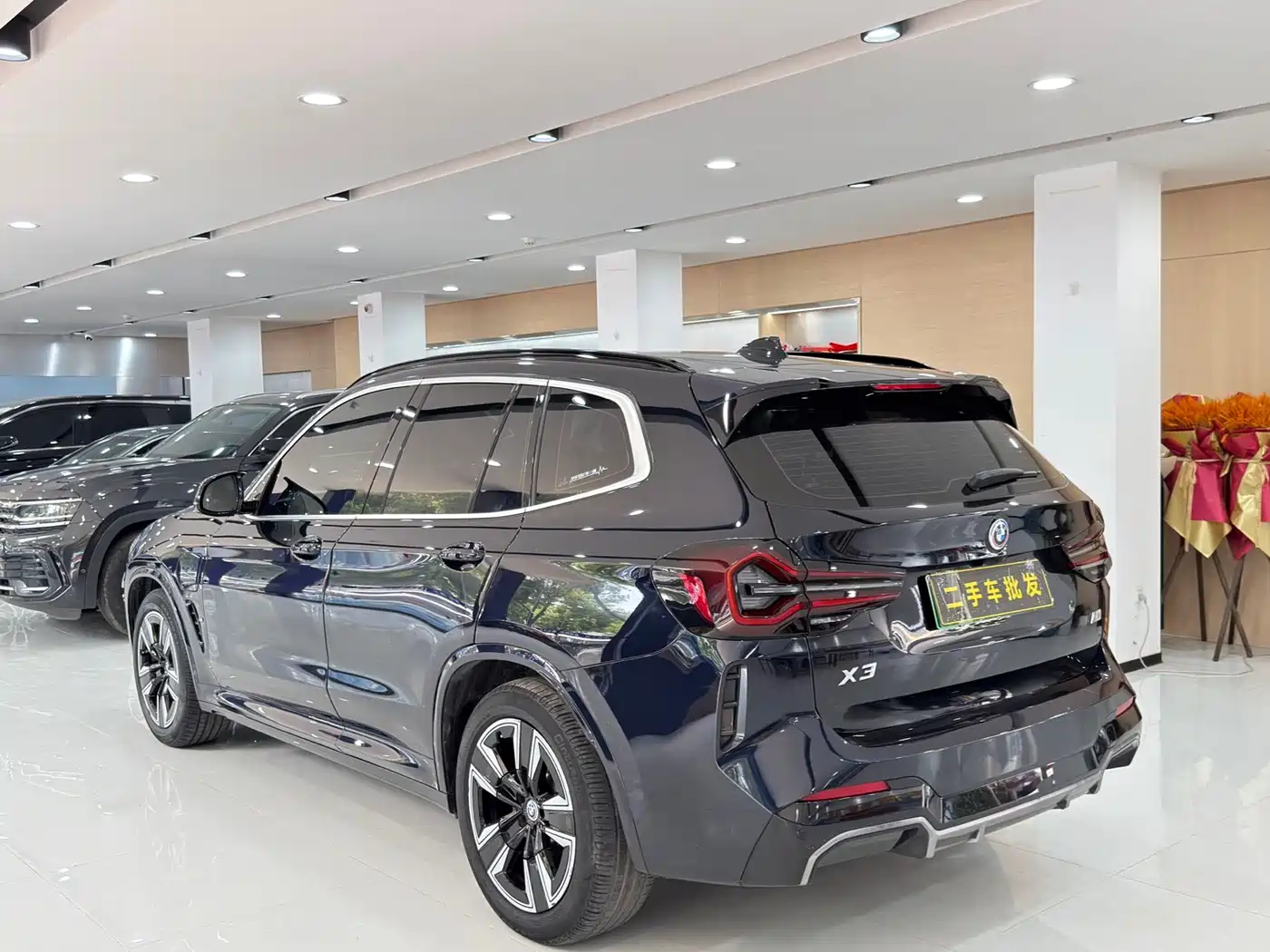 BMW iX3 2023 Leading Type фото 9