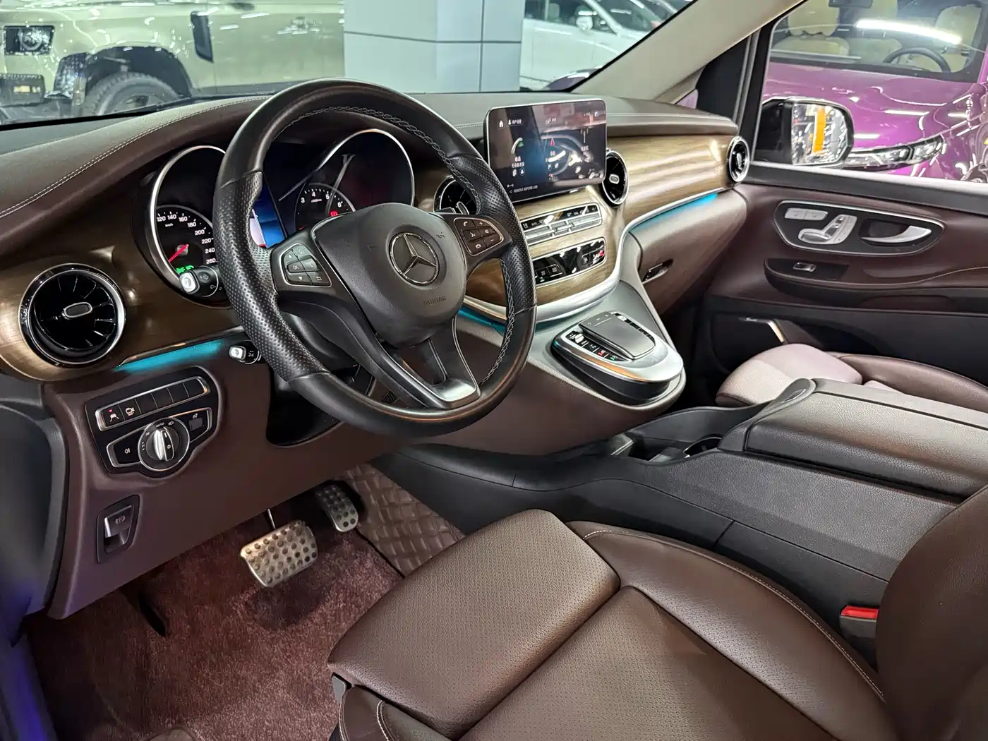 Mercedes-Benz V-Class 2022 V 260 L Long Wheelbase Prestige Edition фото 10