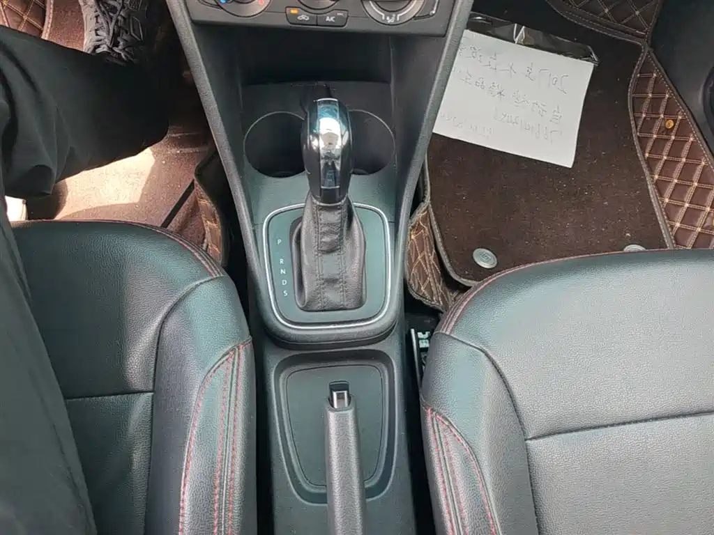 Volkswagen Polo 2016 1.4L Automatic Trend фото 14