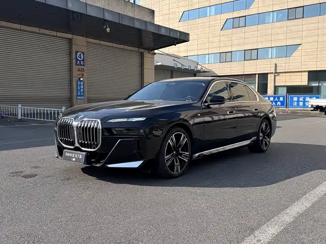 BMW 7 SERIES
