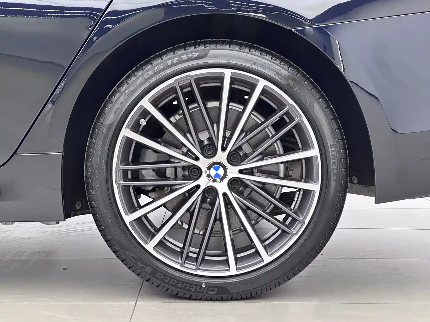 BMW 5 Series 2020 530Li Exclusive M Sport Package фото 15