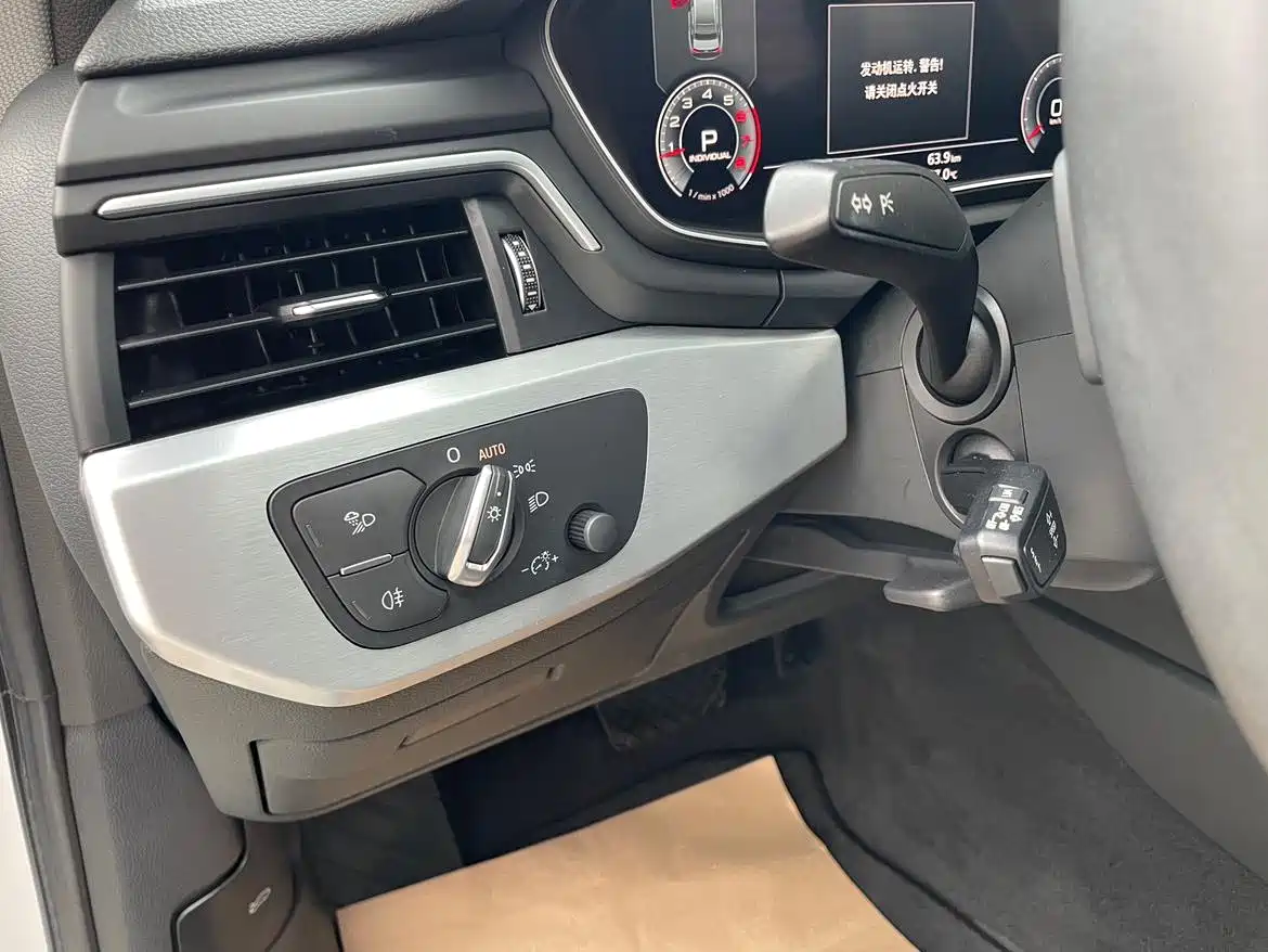Audi A4L 2020 40 TFSI Luxury Dynamic фото 20
