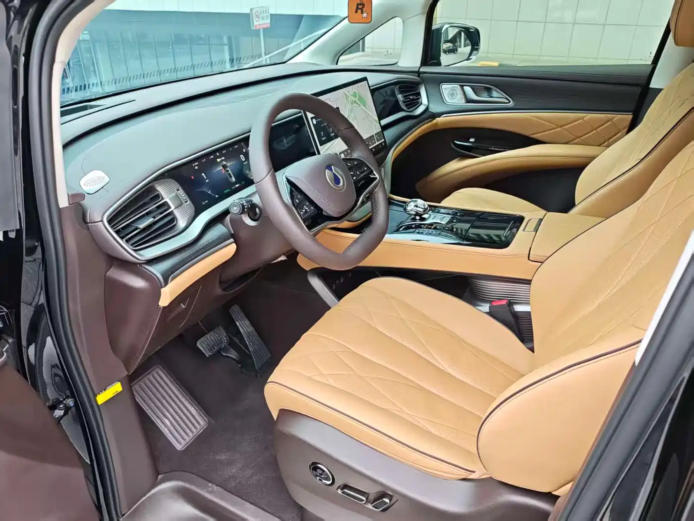 Denza D9 2024 DM-i 980 AWD Prestige фото 4