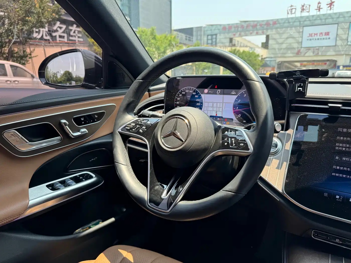 Mercedes-Benz E-Class 2024 E 300 L Fashion фото 10