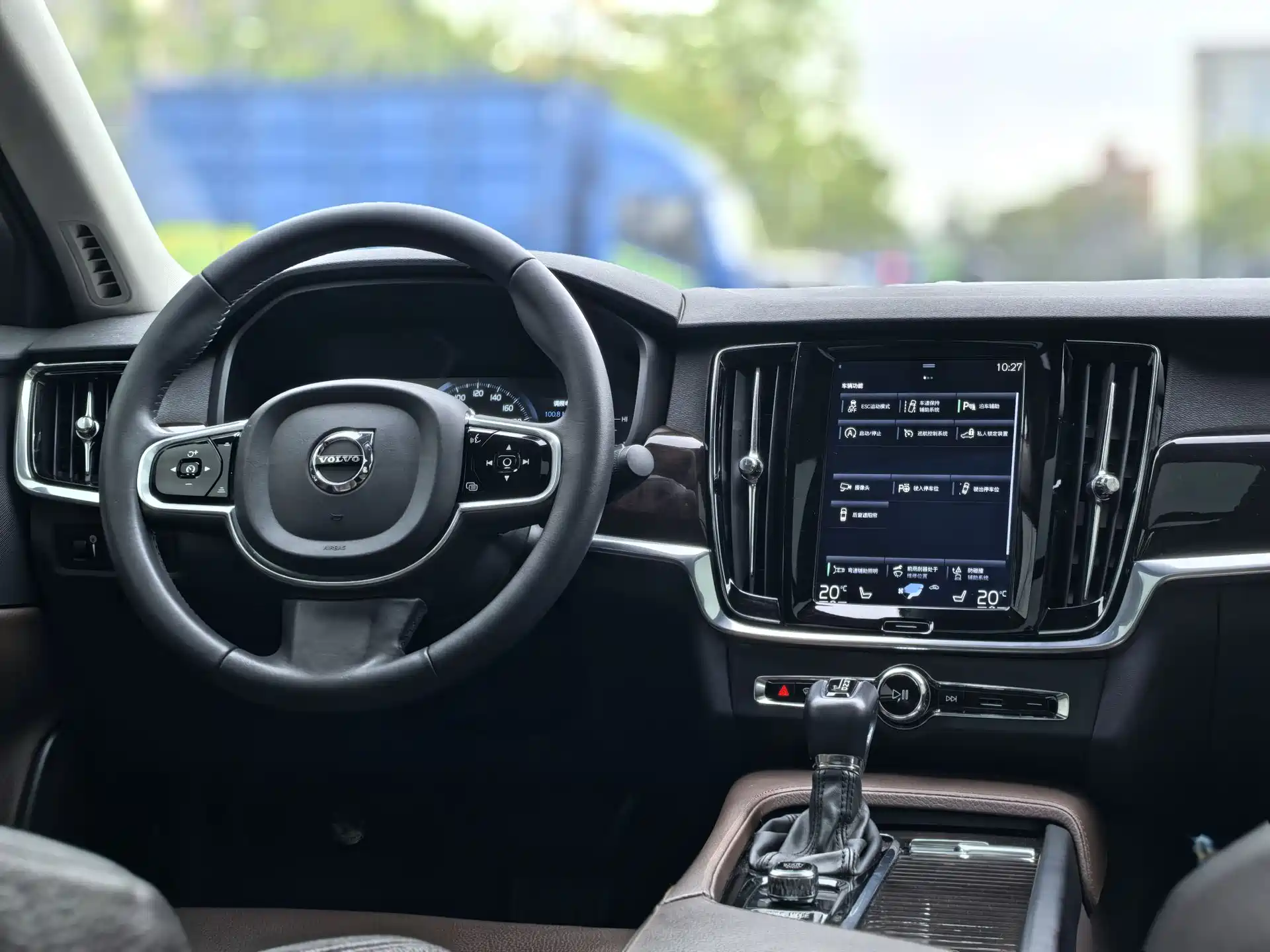 Фото 10 - Volvo S90