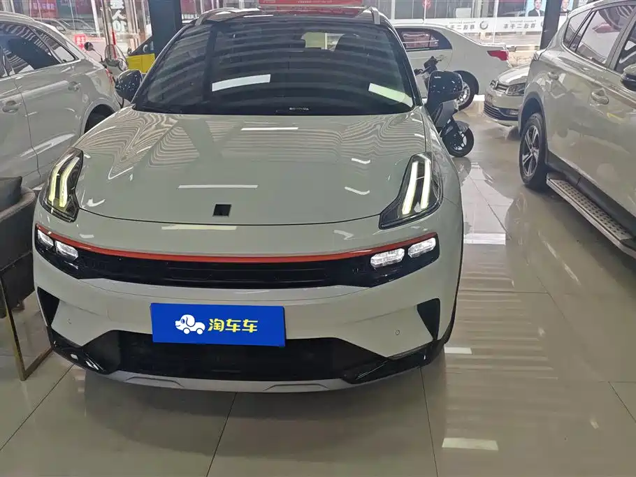 Lynk & Co 06 2020 1.5T Halo фото 2