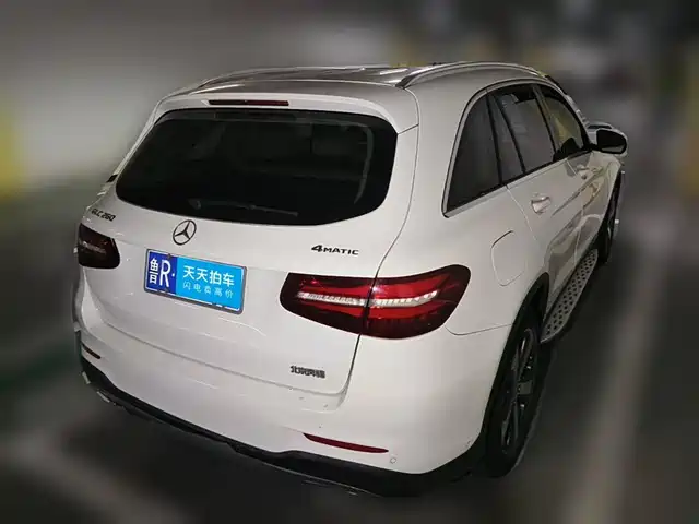 Mercedes-Benz GLC 2017 GLC 260 4MATIC Luxury — фото 2