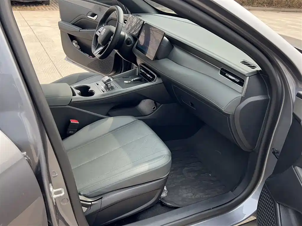 BYD Qin PLUS 2025 DM-i Smart Drive 55KM Leader фото 19