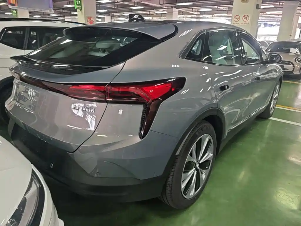 Фото 7 - Buick E4