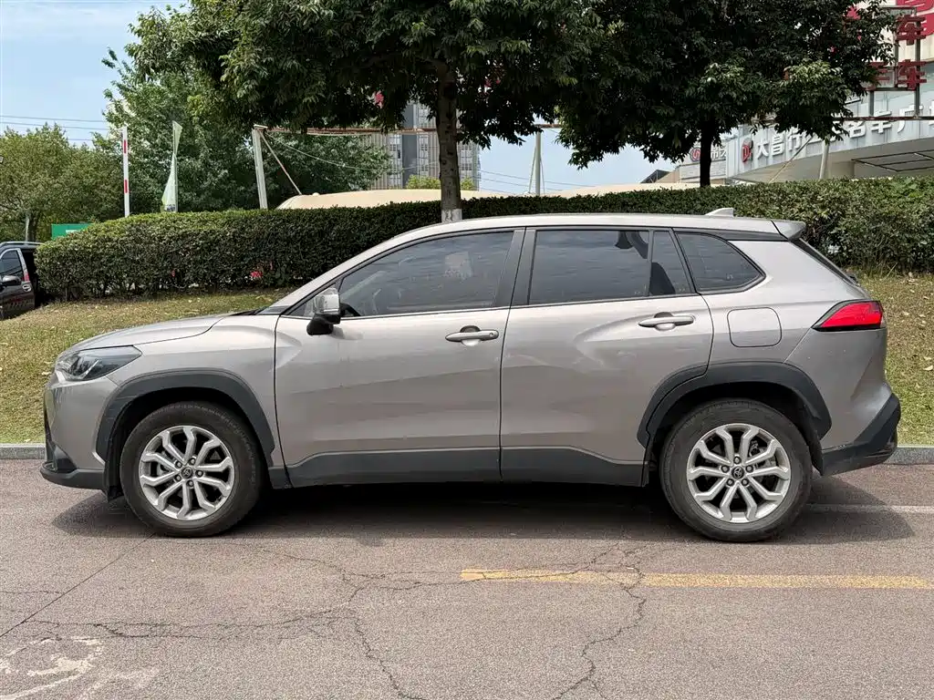Toyota Frontlander 2024 2.0L CVT Elite Edition фото 3