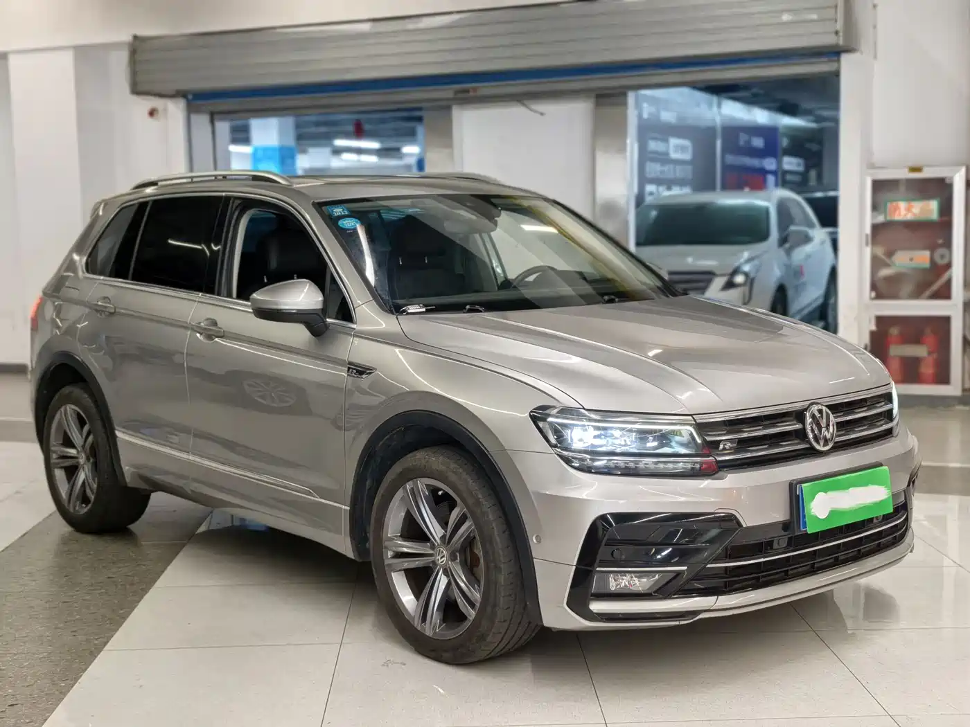 VOLKSWAGEN TIGUAN