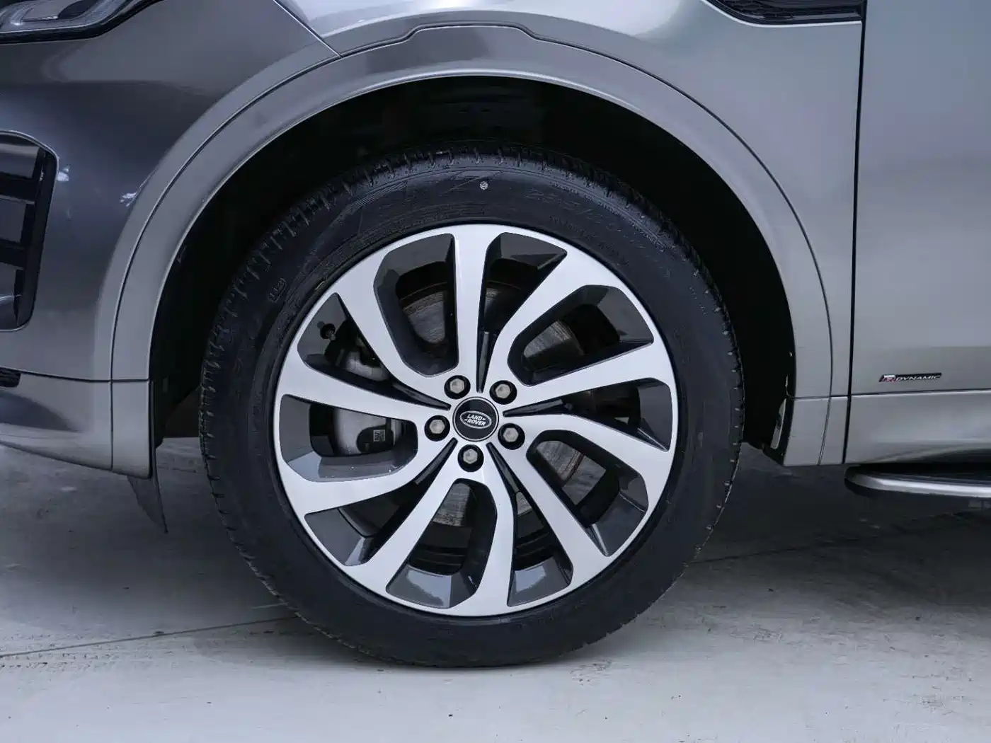 Land Rover Discovery Sport 2022 Model 249PS R-Dynamic S Performance Edition 5-Seater фото 9